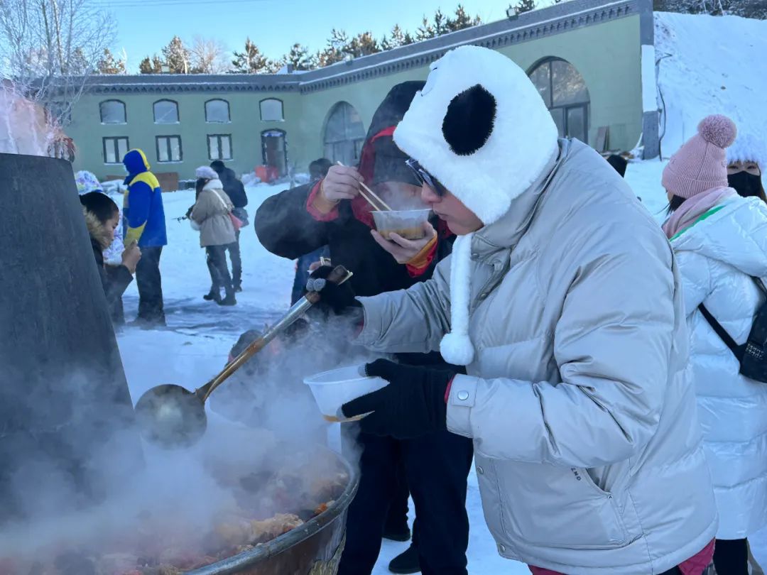 第十三届鄂尔多斯冰雪文化旅游节在九城宫开幕