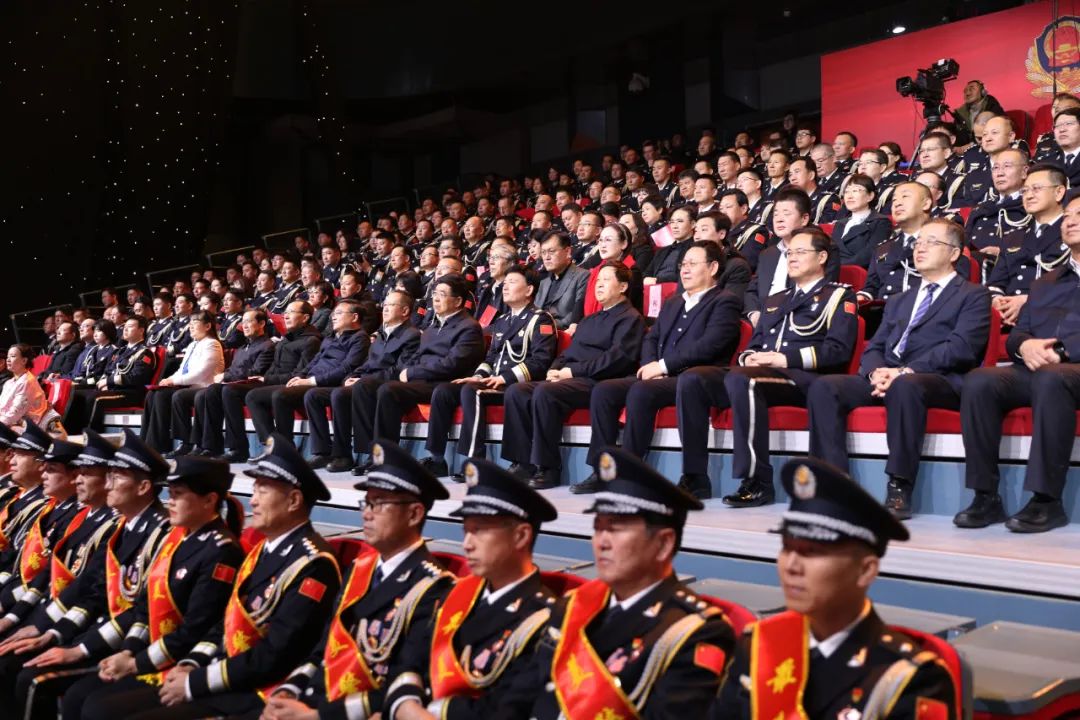 内蒙古公安机关举办庆祝第四个中国人民警察节主题宣传活动暨第五届“感动北疆·最美警察”揭晓仪式