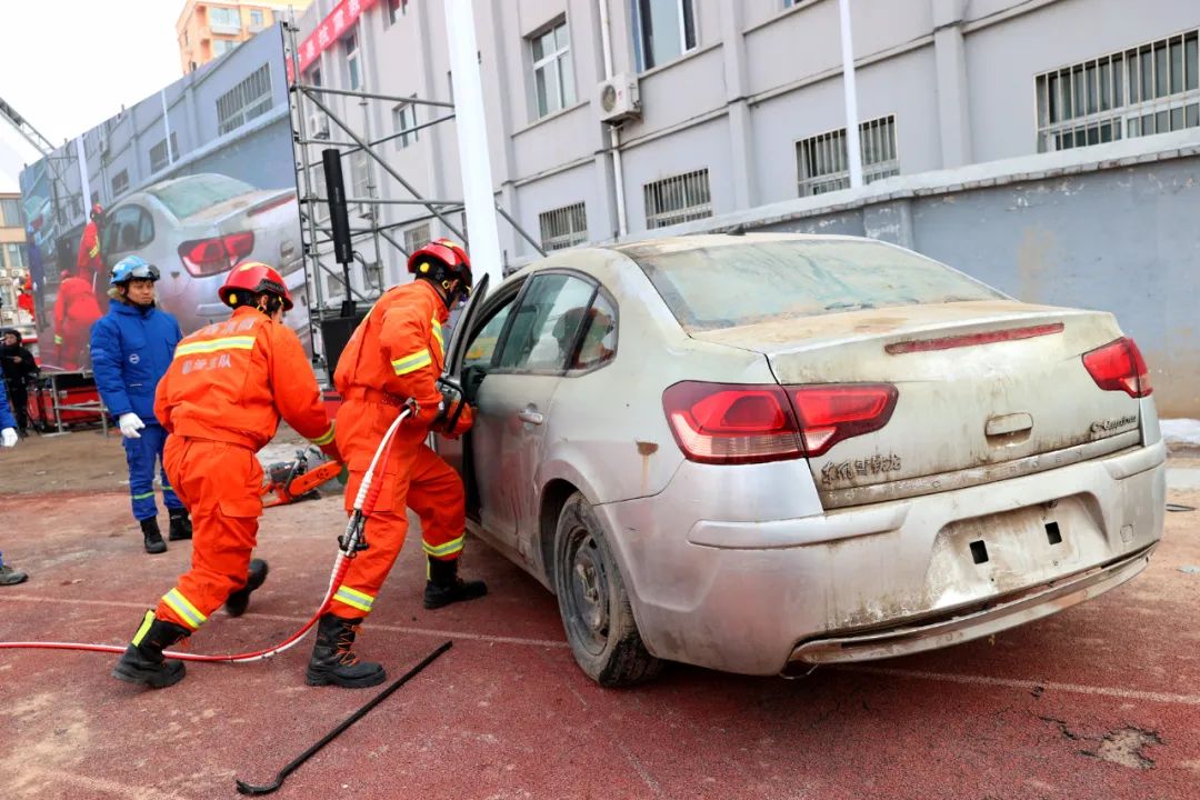 大宁县举办抗震救灾应急救援综合实战演练