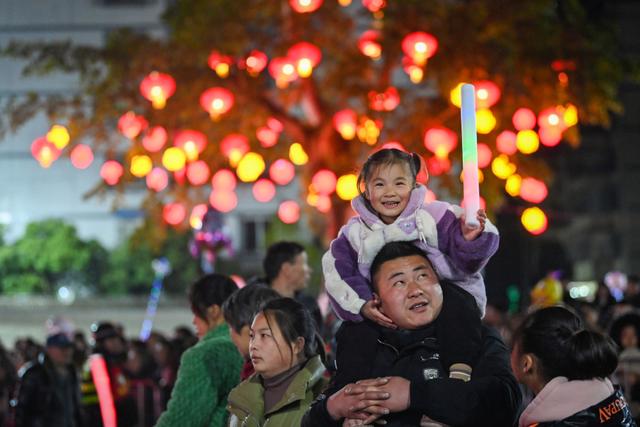 川渝毗邻四镇共庆元宵节