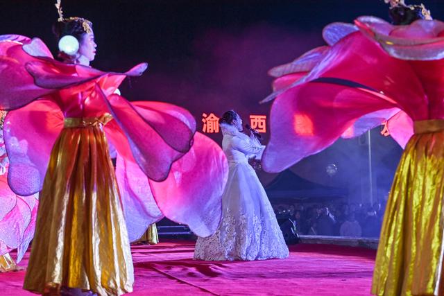 川渝毗邻四镇共庆元宵节