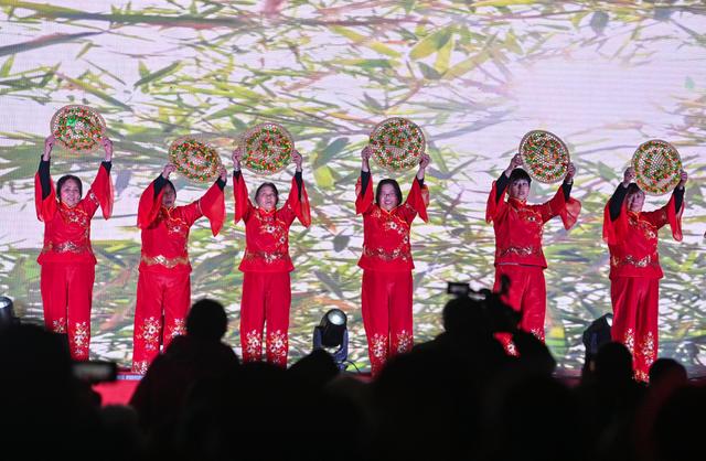 川渝毗邻四镇共庆元宵节