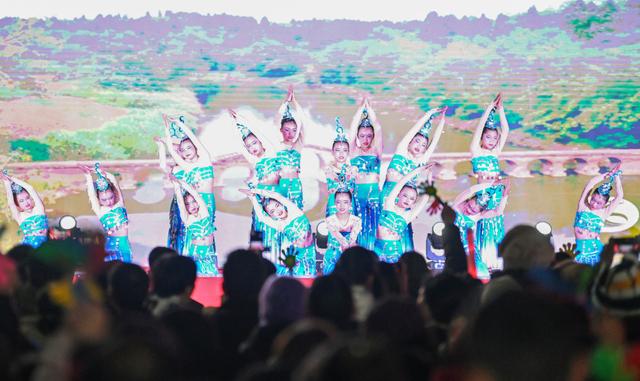 川渝毗邻四镇共庆元宵节