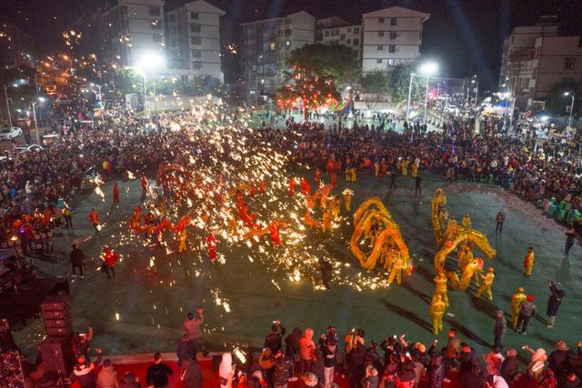 川渝毗邻四镇共庆元宵节