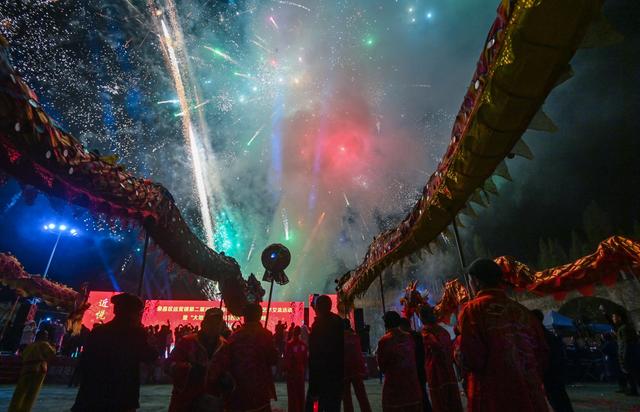 川渝毗邻四镇共庆元宵节