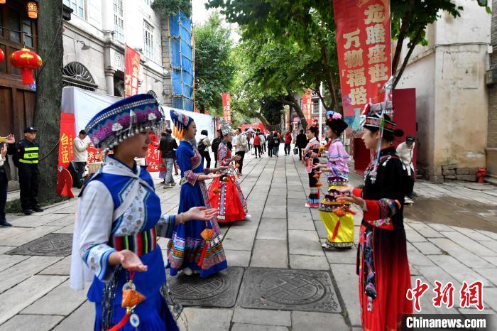 （新春走基层）海峡两岸民俗文化节福州开幕 潮汕英歌舞助阵