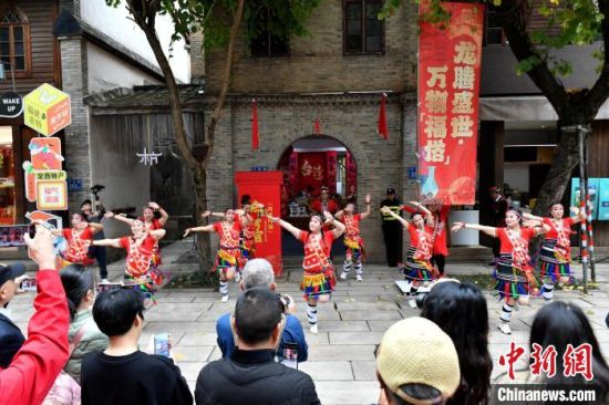 （新春走基层）海峡两岸民俗文化节福州开幕 潮汕英歌舞助阵