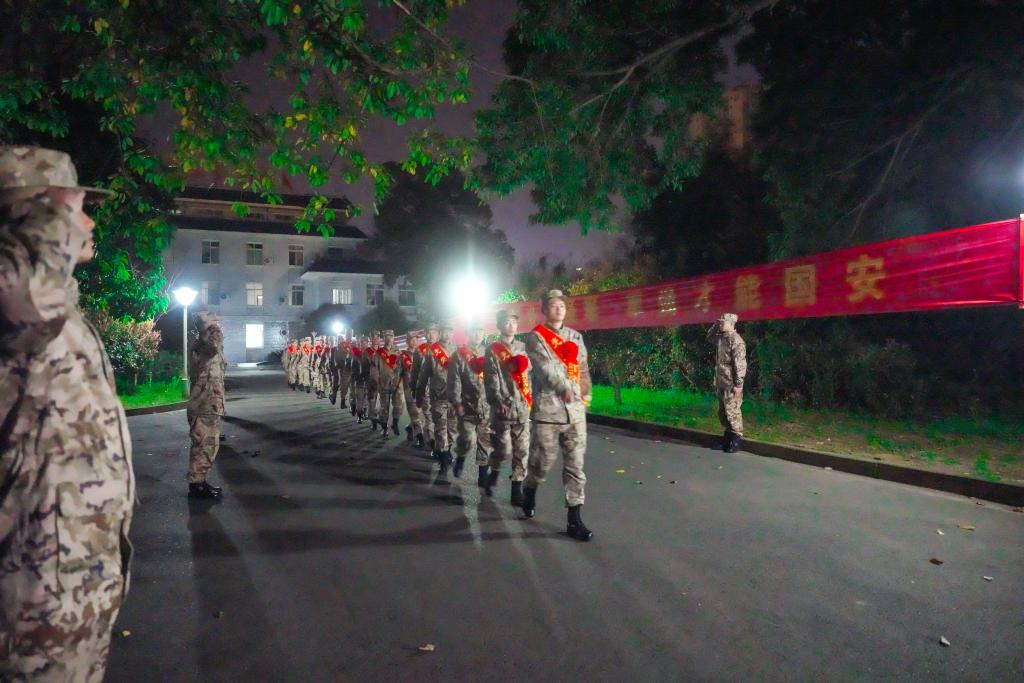 视频 | 儿子当兵要远行 再吃顿妈妈包的饺子吧