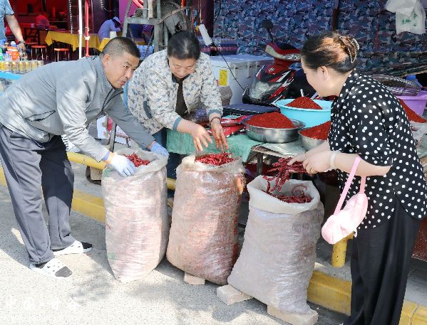 “四月八”盛会升腾人间烟火气 ——甘谷县大像山观光体验游活动侧记