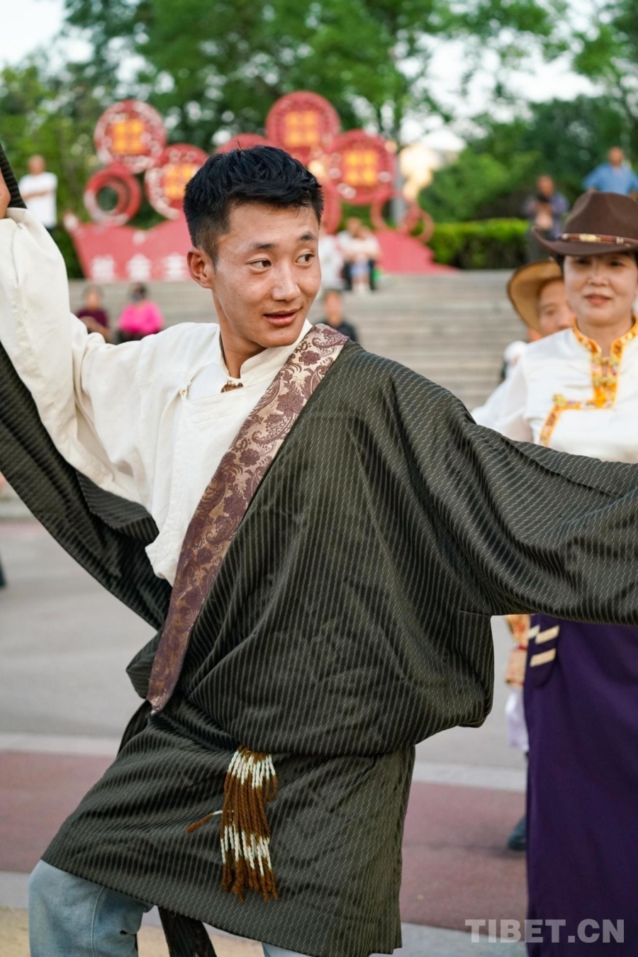 “00后”藏舞传承人嘎吉达加：优秀传统文化需要一代代传承下去