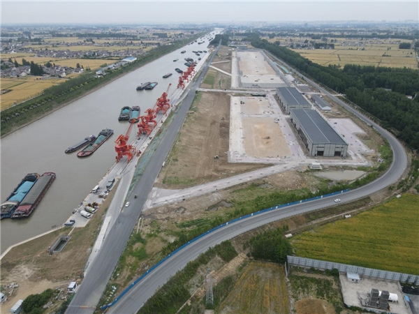 淮安上河码头项目板桩码头和港池疏浚工程顺利通过交工验收