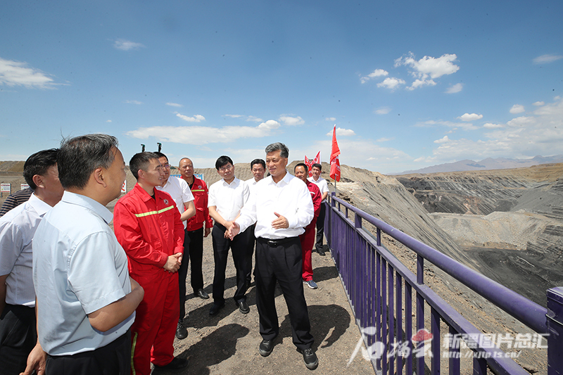 马兴瑞在吐鲁番市调研指导煤田火区治理工作