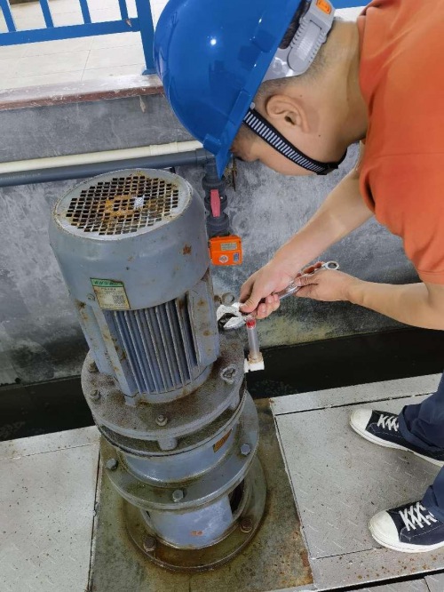 江西吉安水务集团战高温斗酷暑 多措并举保供水