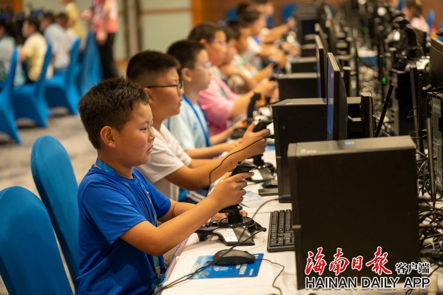琼海:千名小飞行员技能大比拼