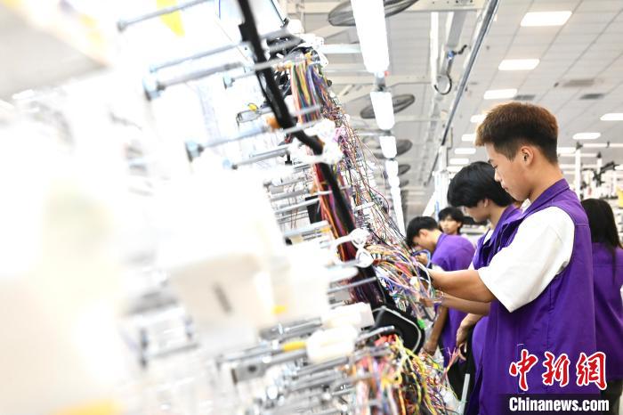 走进安徽阜阳“镜”观制造业创新“足迹”