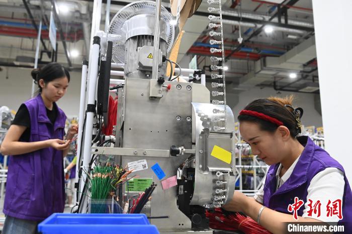 走进安徽阜阳“镜”观制造业创新“足迹”