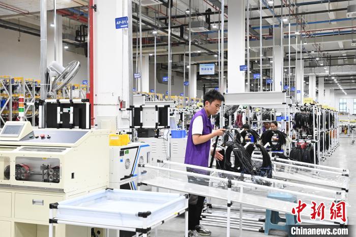 走进安徽阜阳“镜”观制造业创新“足迹”