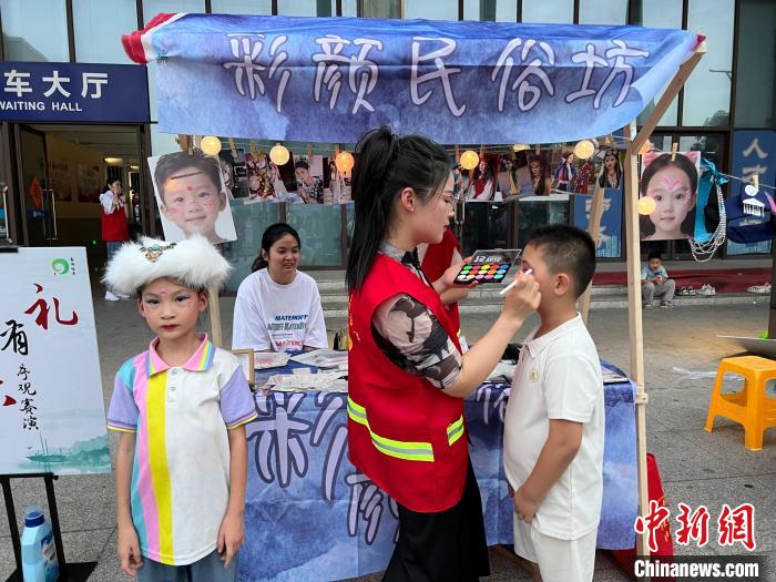 浙江海宁：漫步民族晚风市集 畅享多彩民俗文化之旅