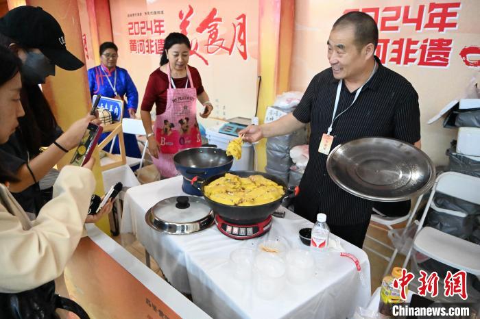 呼和浩特：2024年首届黄河非遗美食月开幕