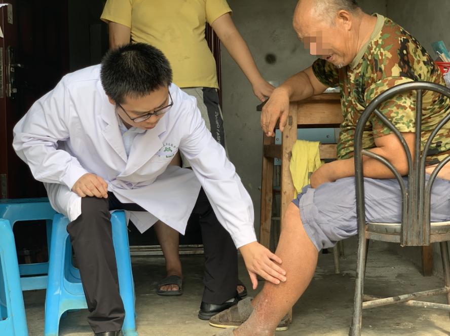 重庆高新区“嵌入式”基层医疗模式解决居民“看病难” 重庆高新区“嵌入式”基层医疗模式解决居民“看病难”