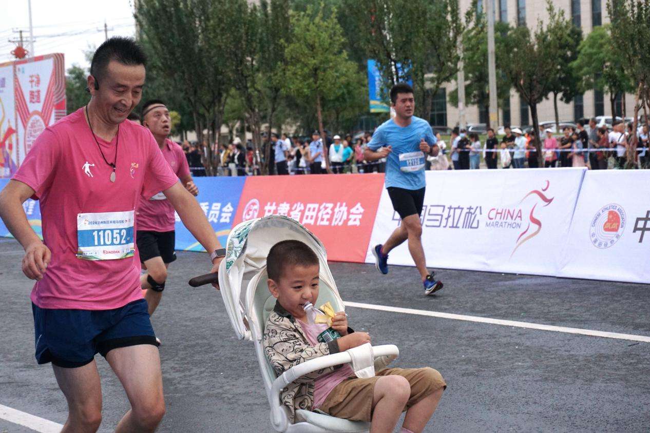 在奔跑中感受兰州新区魅力