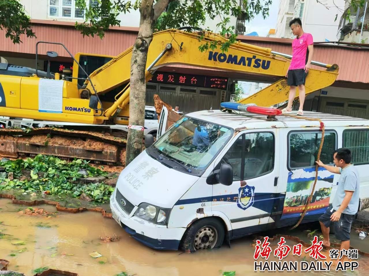 齐心协力恢复幸福家园,中国铁工投资市政环境公司海南定安项目部助力属地救援抢险工作