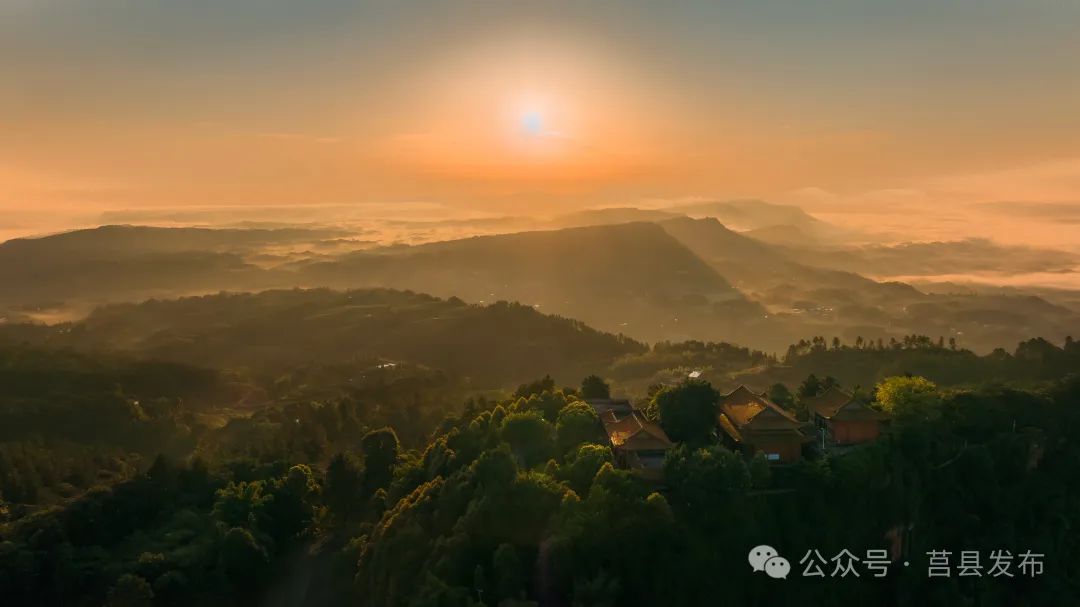 北有浮来山，南有佛来山