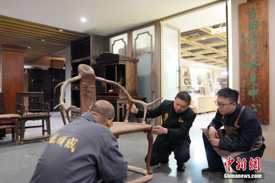 走进老字号：“京作”红木家具的代表——百年龙顺成