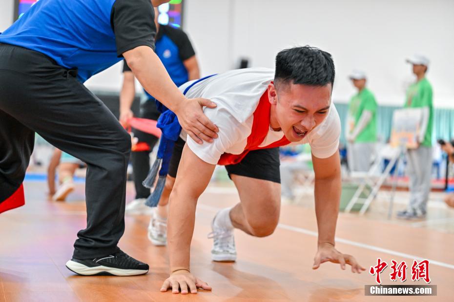 最炫民族风：“大象拔河”力与技的较量