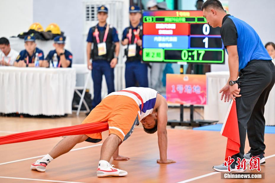 最炫民族风：“大象拔河”力与技的较量