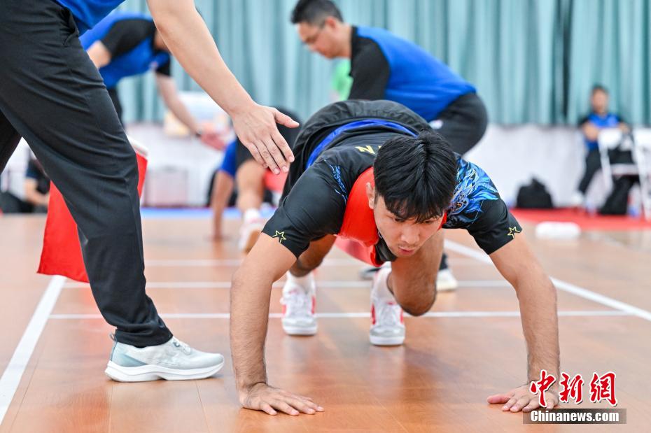 最炫民族风：“大象拔河”力与技的较量