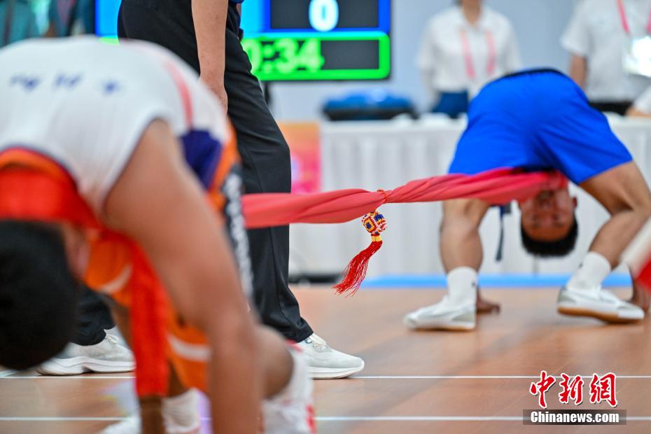 最炫民族风：“大象拔河”力与技的较量