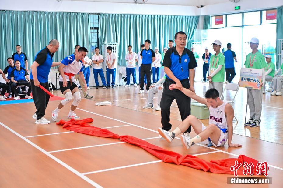 最炫民族风：“大象拔河”力与技的较量