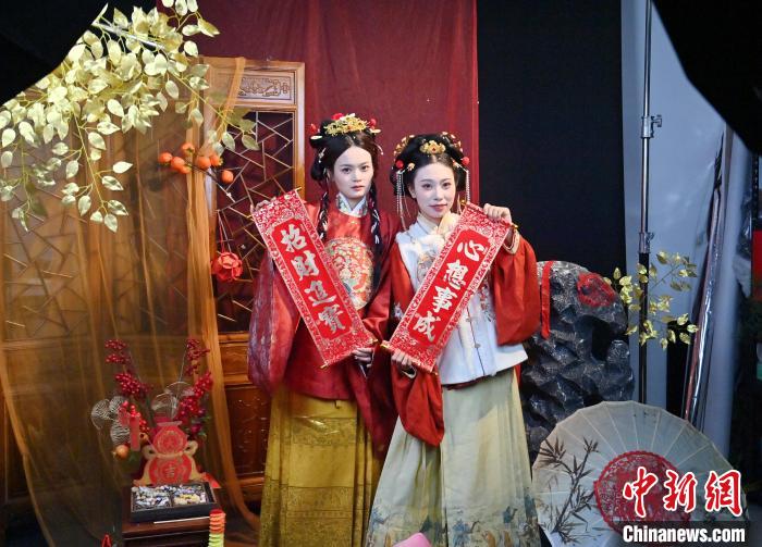 春节将至 汉服摄影火爆