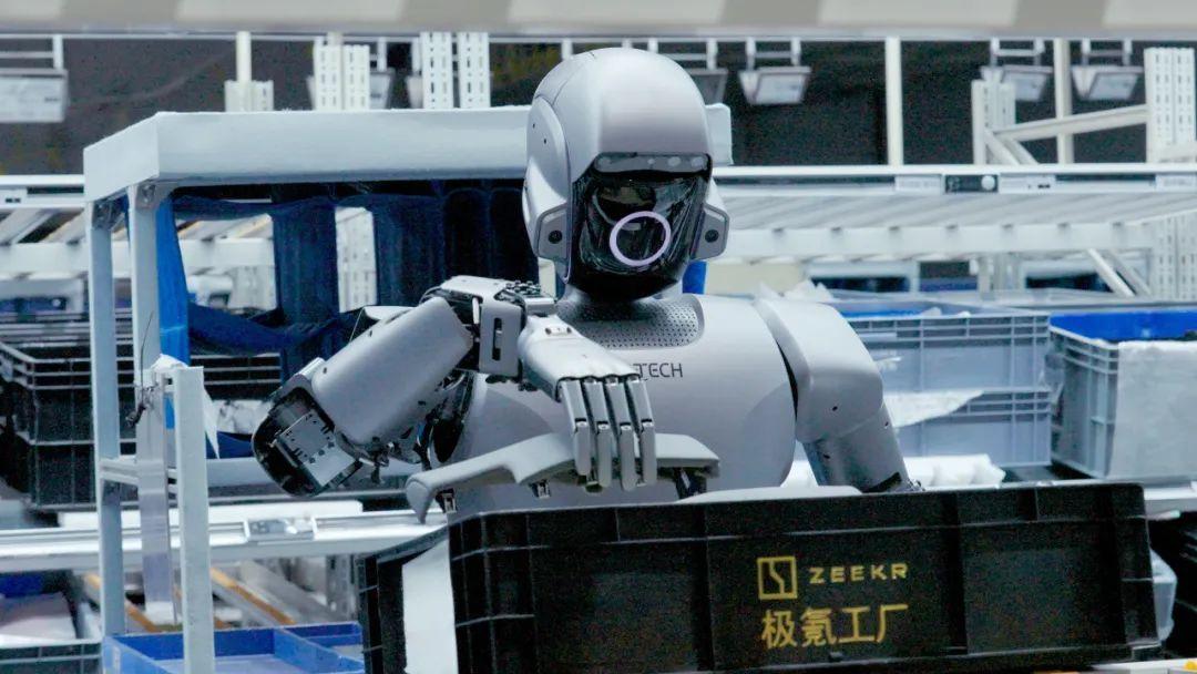 全球首例!多台、多场景、多任务人形机器人协同实训