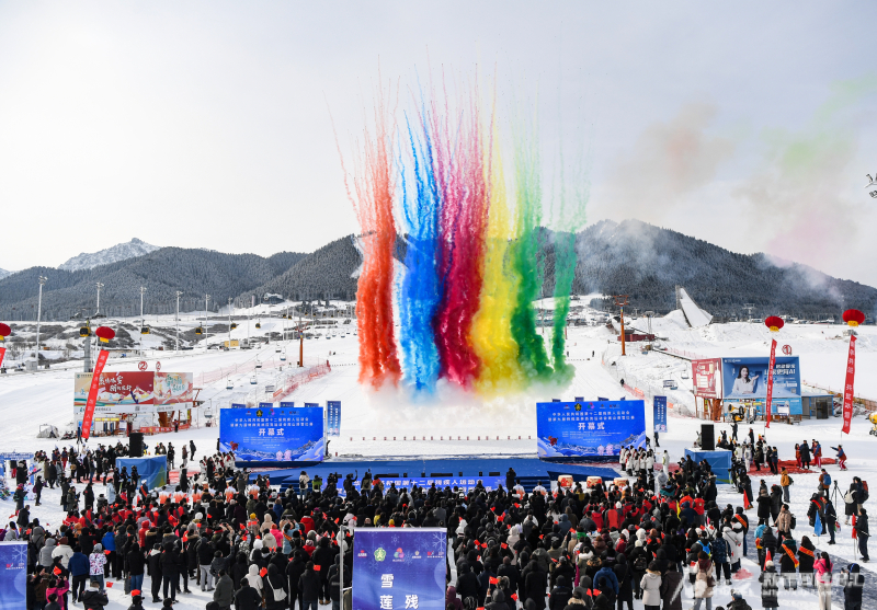 丝路雪场燃激情，特奥健儿竞风采