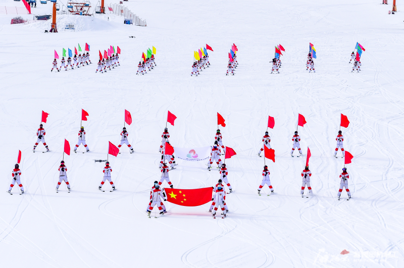 丝路雪场燃激情，特奥健儿竞风采