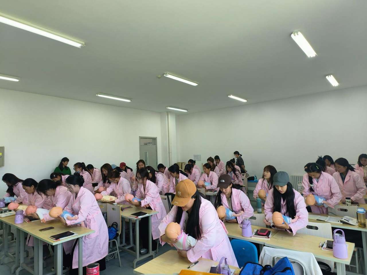 青海平安：赋能巾帼就业 点亮全新未来