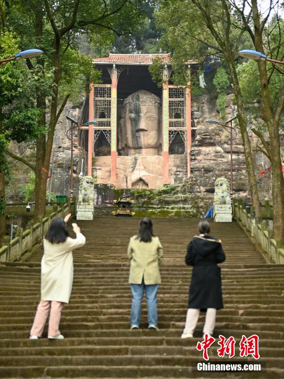 四川眉山藏在乡野镌刻精美的摩崖石刻造像群 四川眉山藏在乡野镌刻精美的摩崖石刻造像群