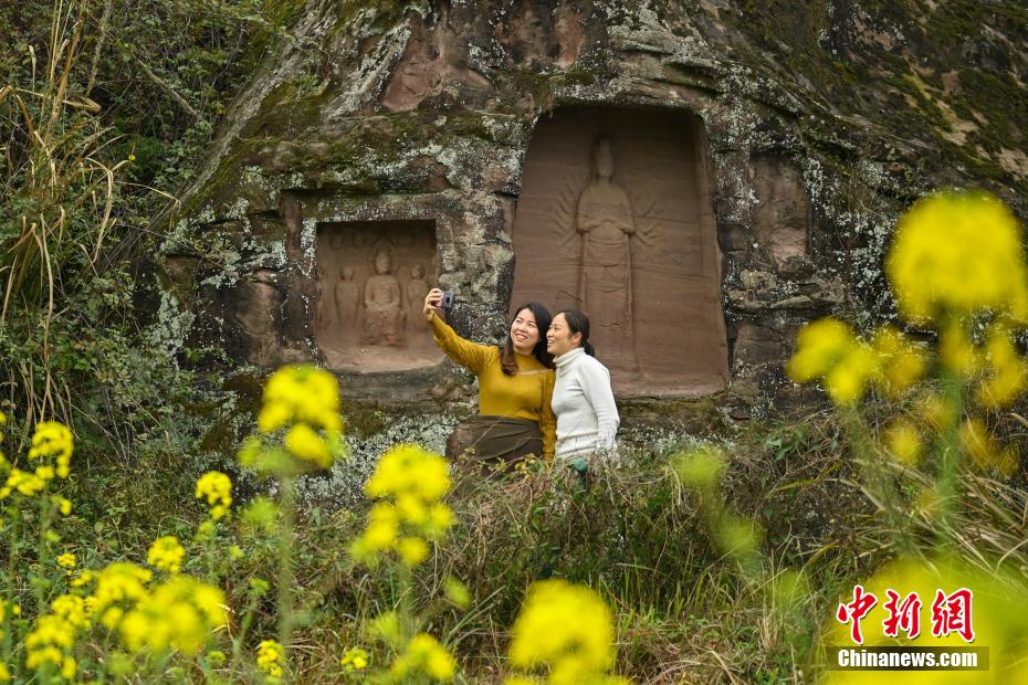 四川眉山藏在乡野镌刻精美的摩崖石刻造像群