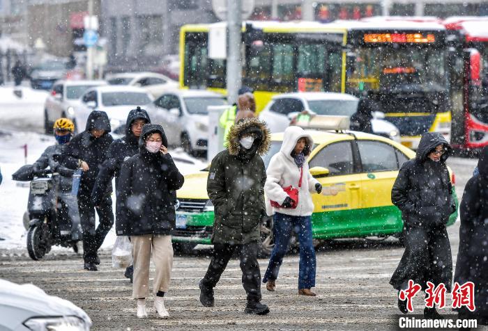 乌鲁木齐降雪降温