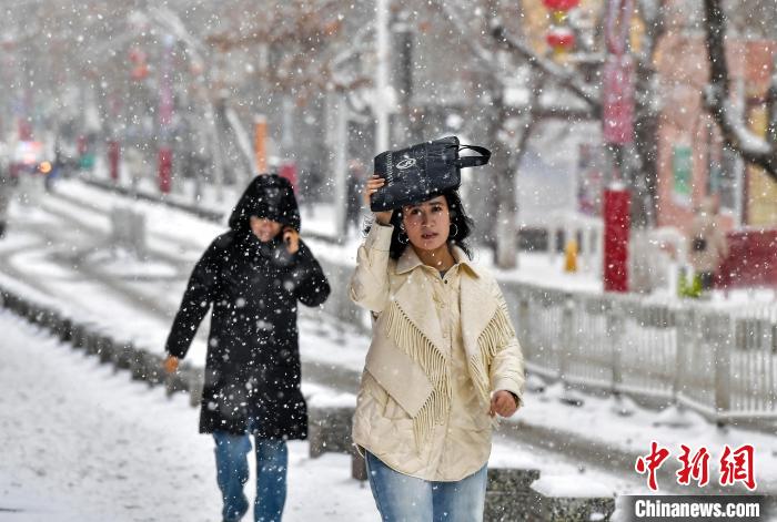 乌鲁木齐降雪降温