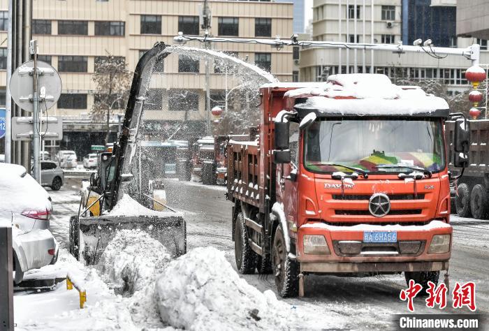 乌鲁木齐降雪降温
