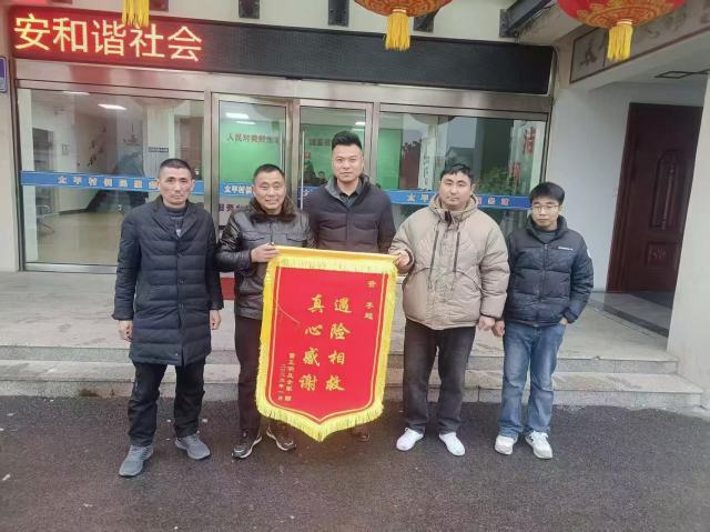 “好人李超”让青春化为一片乡村绿荫 “好人李超”让青春化为一片乡村绿荫