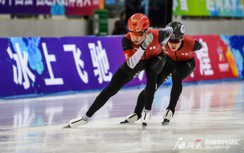全国速滑高手畅滑乌鲁木齐