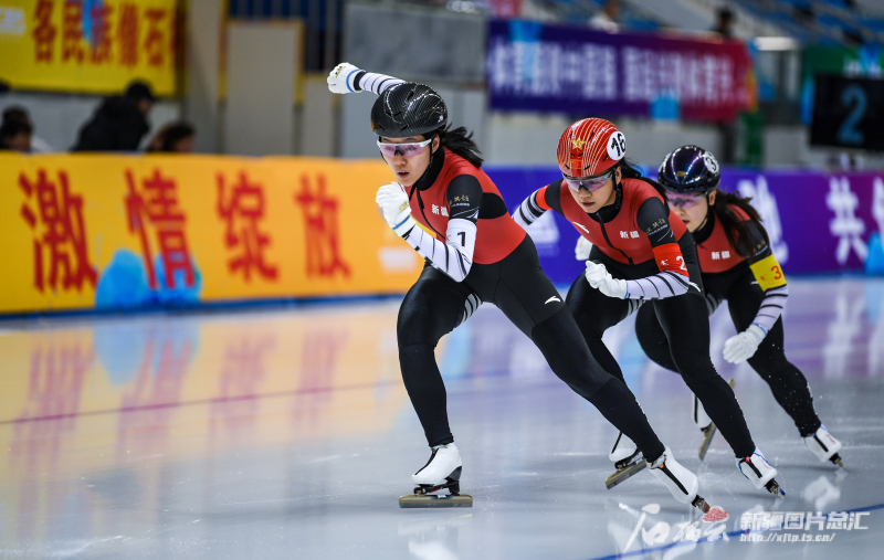 全国速滑高手畅滑乌鲁木齐
