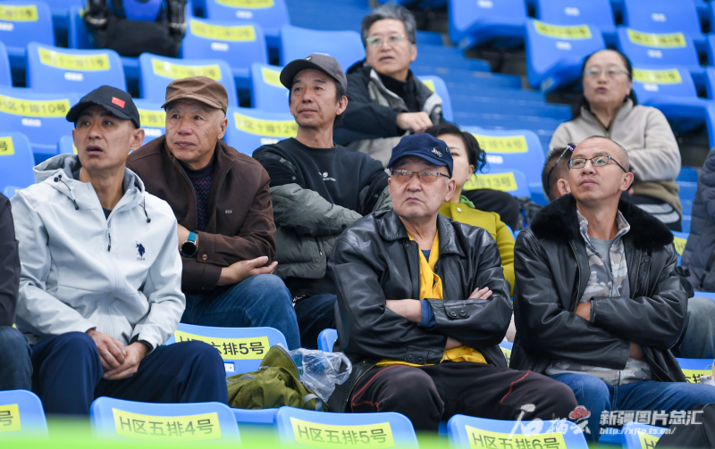 全国速滑高手畅滑乌鲁木齐