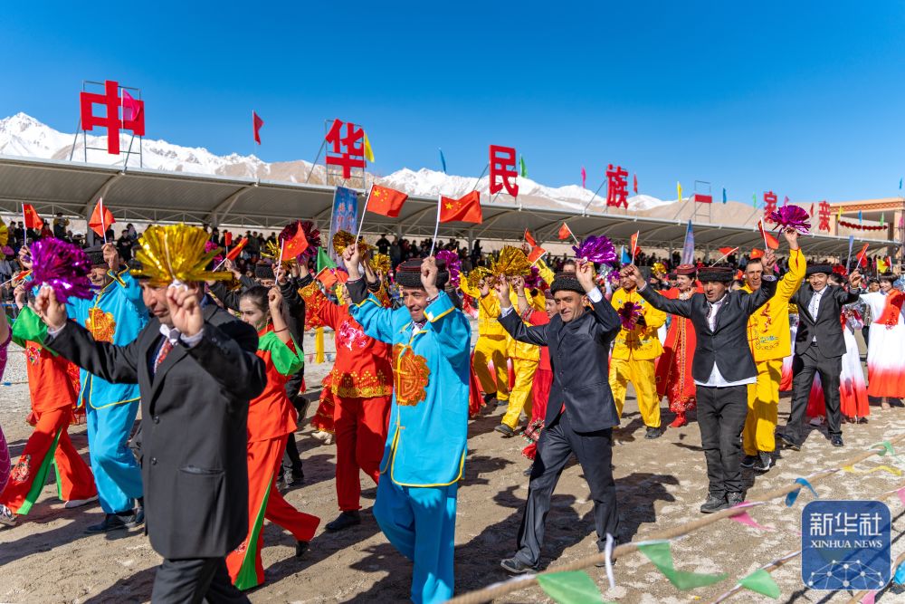 新华全媒+·文化中国行｜非遗展演助力赏春经济