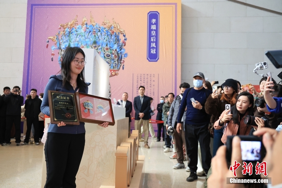 中国国家博物馆凤冠冰箱贴销量破百万件