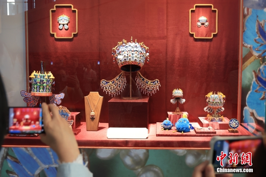 中国国家博物馆凤冠冰箱贴销量破百万件